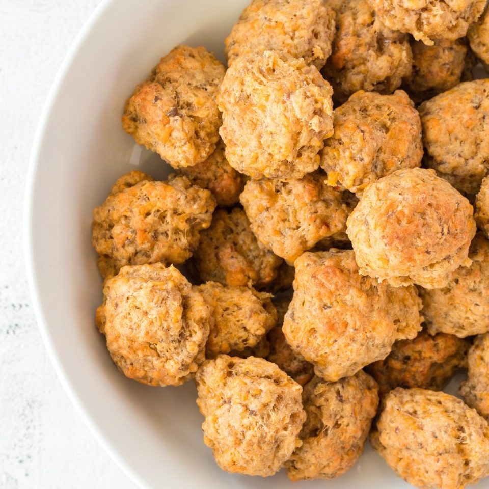 3-Ingredient Bisquick Sausage Balls - Southern Cravings