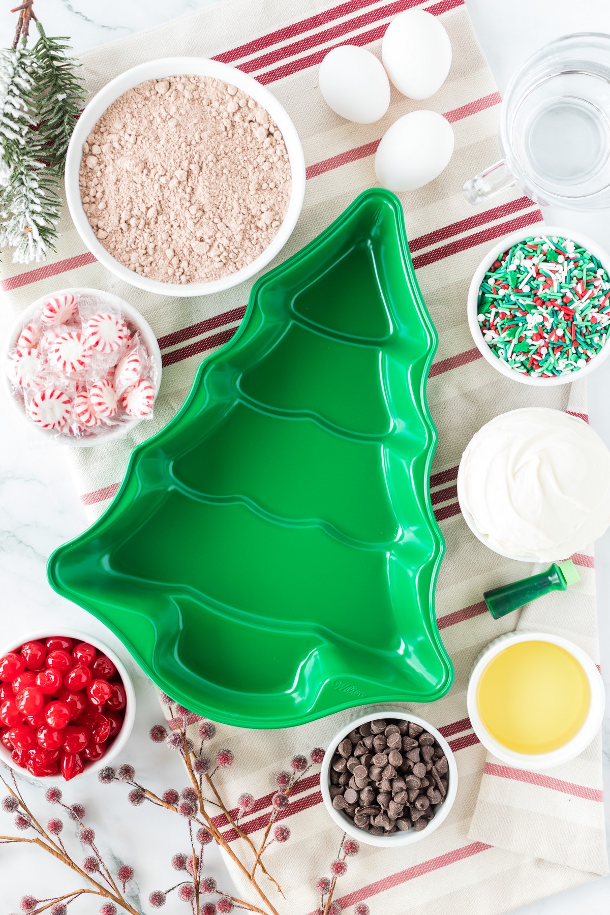 https://www.southerncravings.com/wp-content/uploads/2022/10/Christmas-Tree-Cake-1.jpg