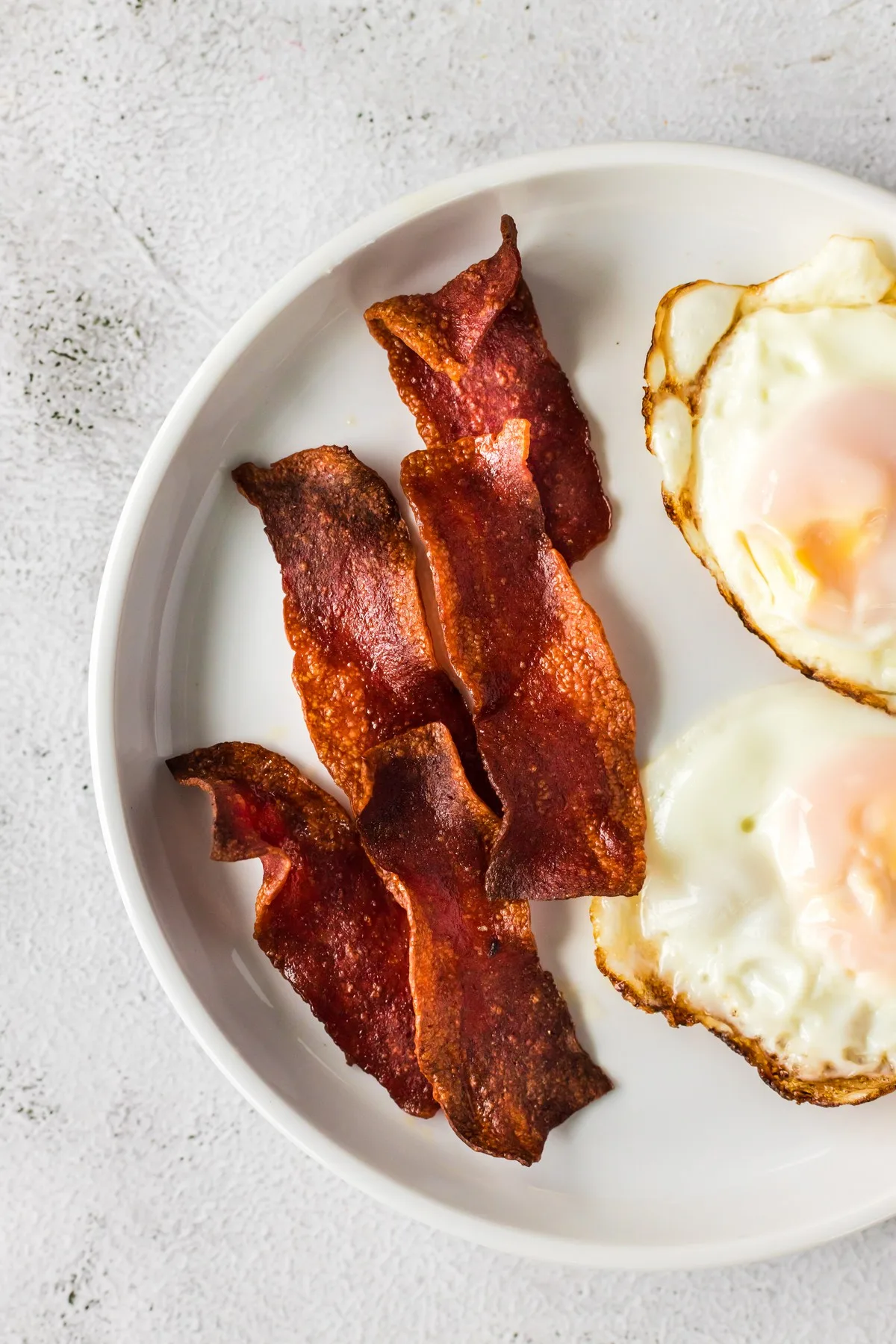 How to Make Crispy Turkey Bacon (with Video) - Cosmopolitan Cornbread